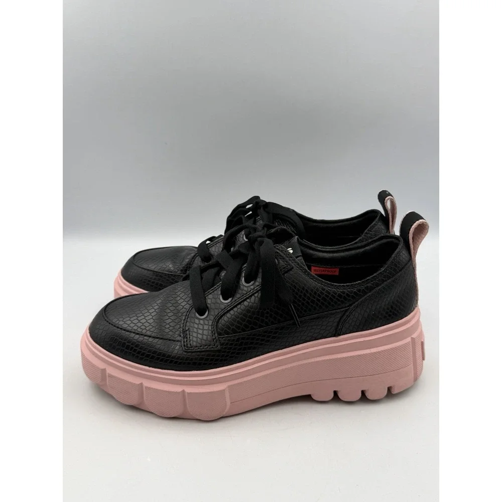 Sorel stay stylish